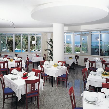 Hotel Maxim'S Martinsicuro Esterno foto