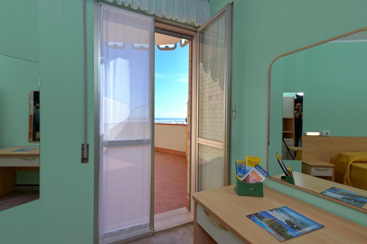 Hotel Maxim'S Martinsicuro Esterno foto