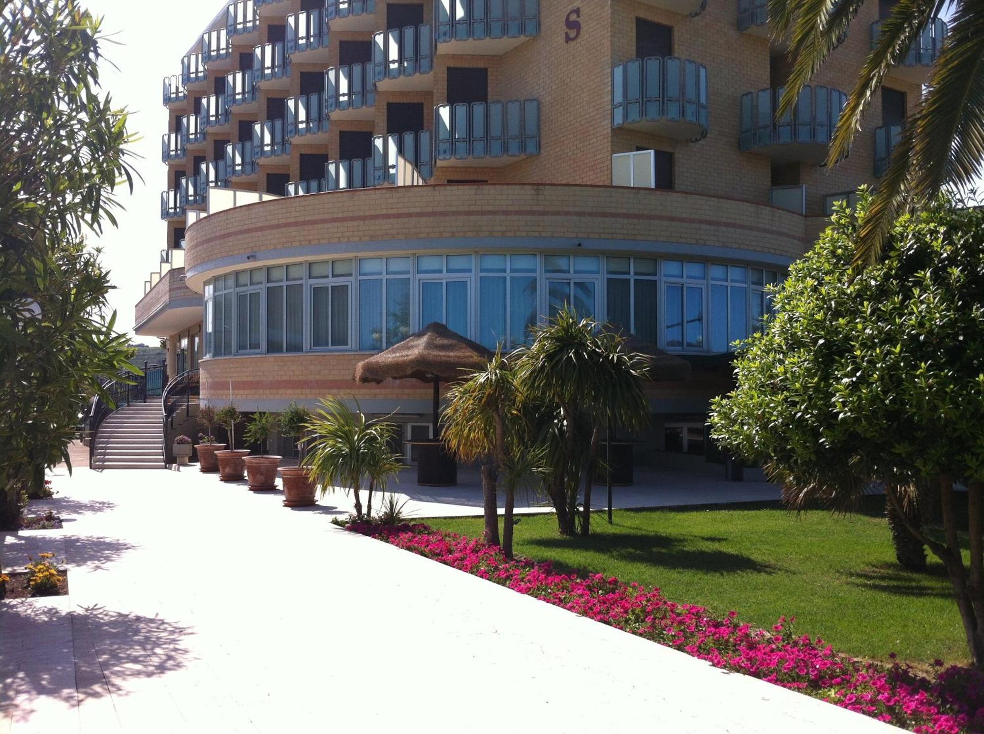 Hotel Maxim'S Martinsicuro Esterno foto