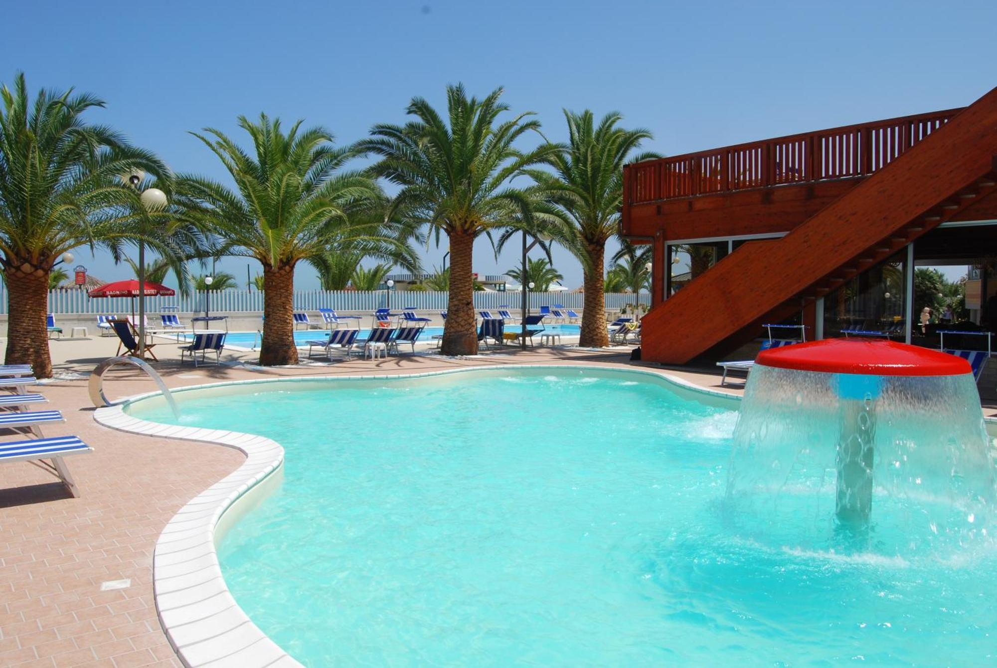 Hotel Maxim'S Martinsicuro Esterno foto