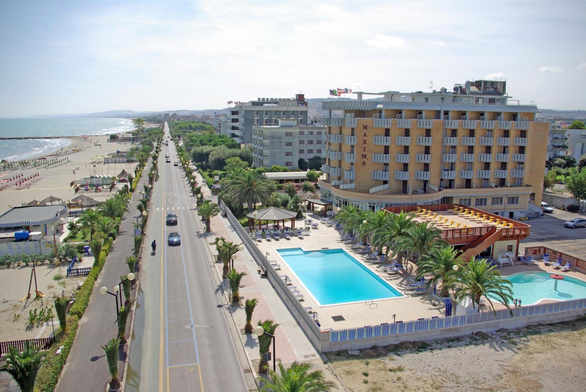 Hotel Maxim'S Martinsicuro Esterno foto
