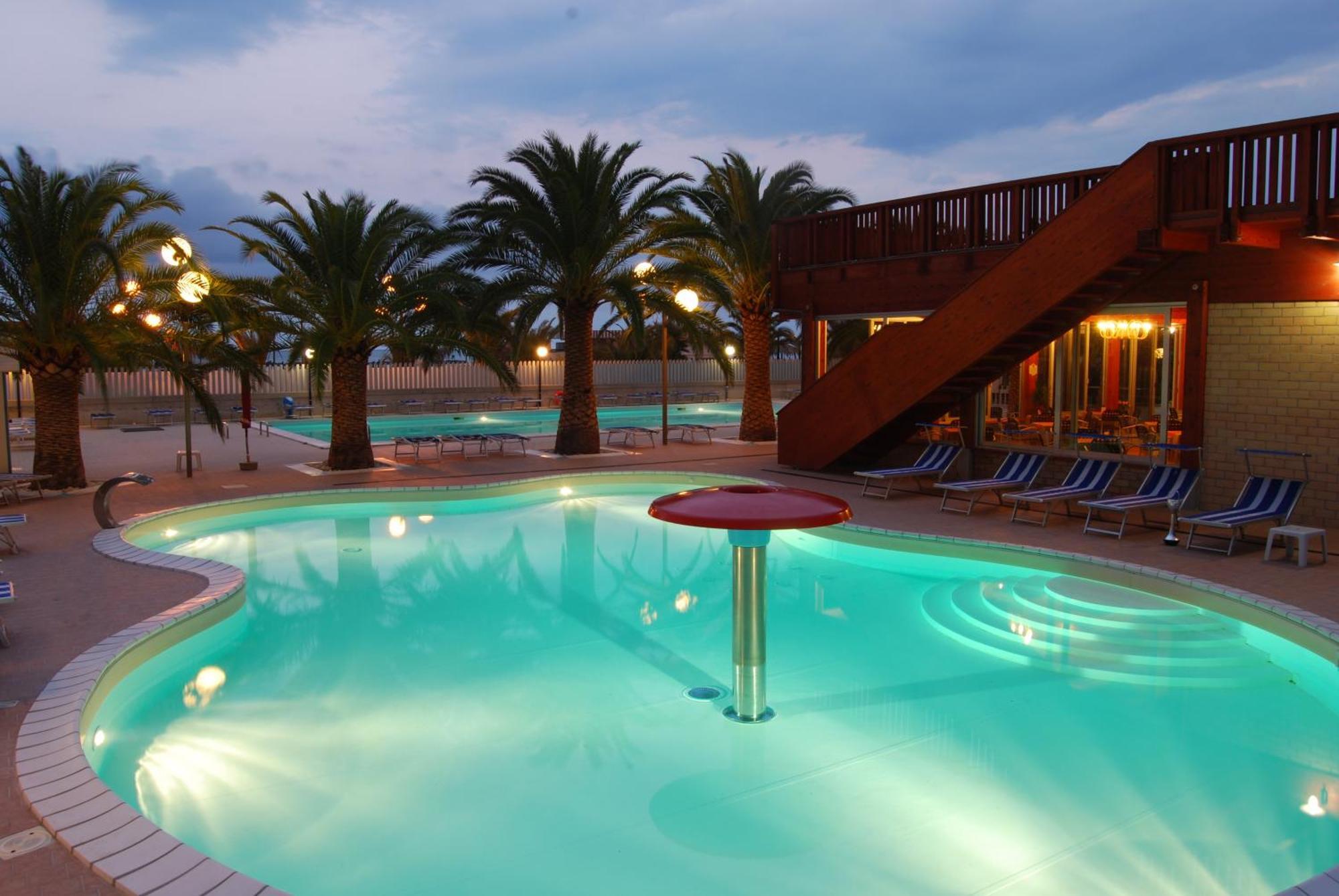 Hotel Maxim'S Martinsicuro Esterno foto