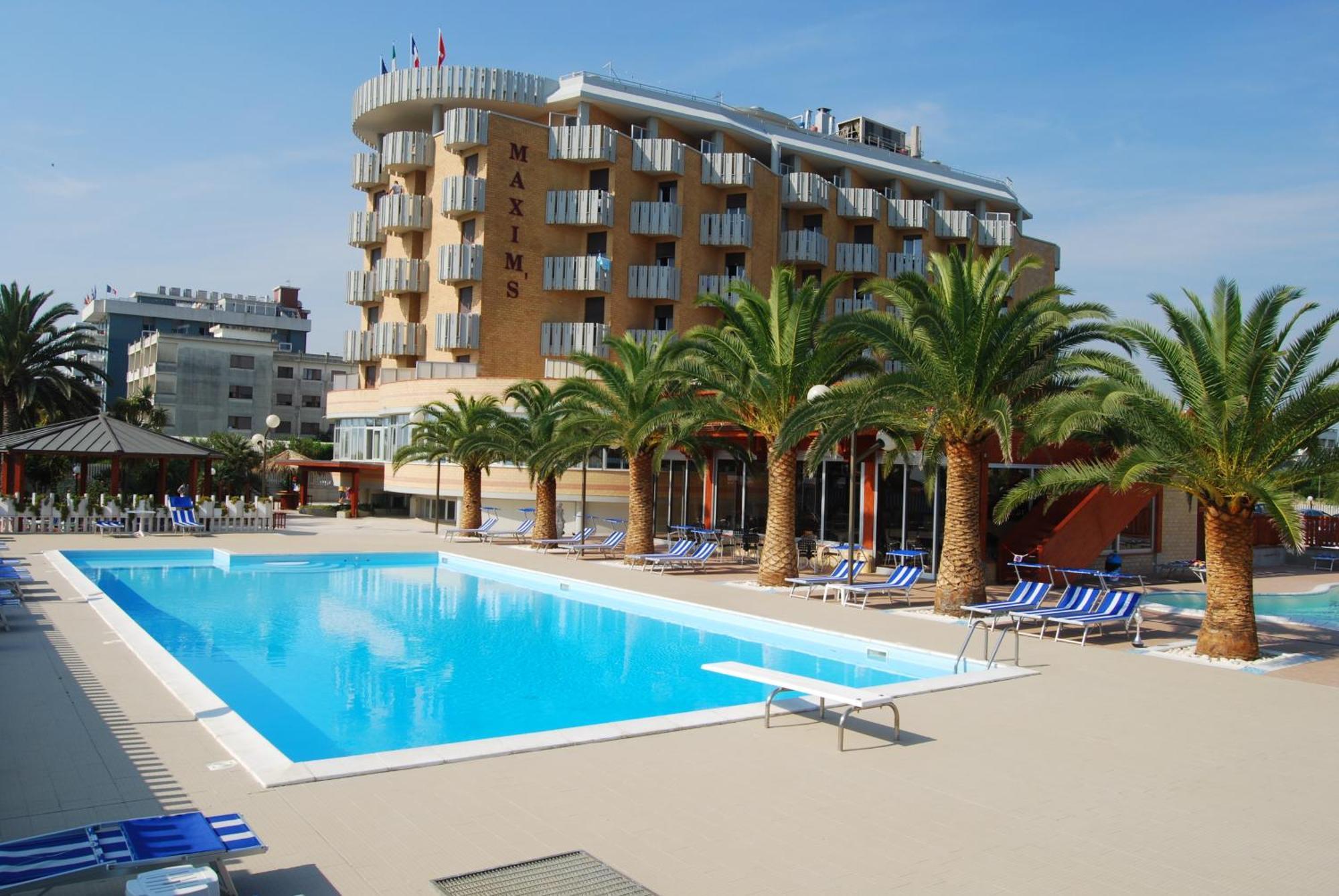 Hotel Maxim'S Martinsicuro Esterno foto