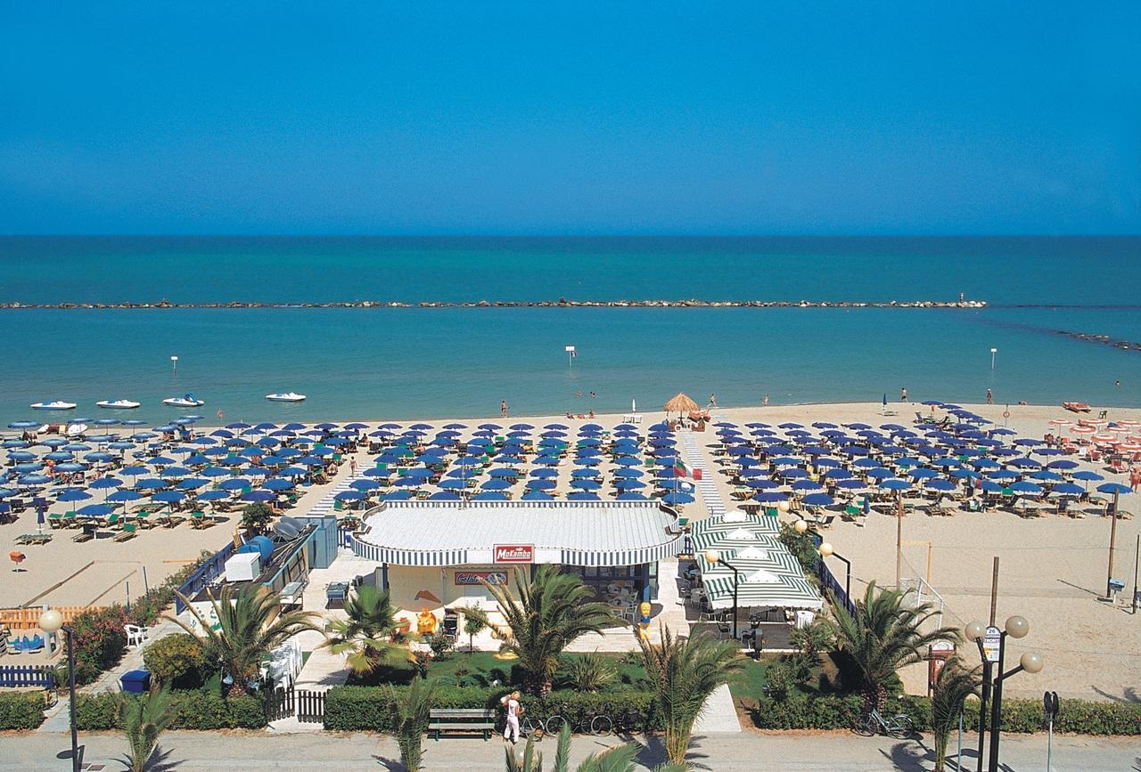 Hotel Maxim'S Martinsicuro Esterno foto
